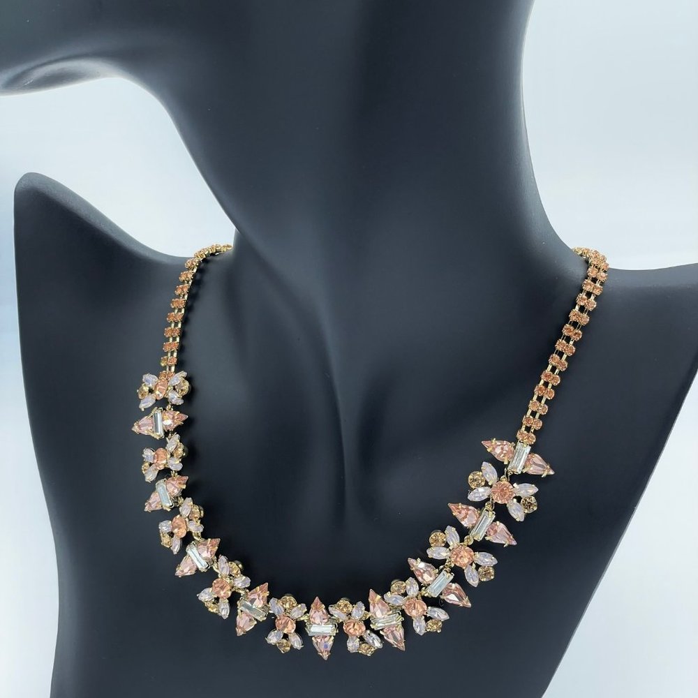 Swarovski Crystal Elements on a Gold toned Necklace - Picture 11 of 15